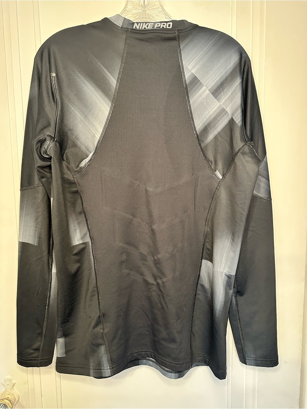 Nike Black Pro Hyperwarm Fitted Top medium - Picture 2 of 6